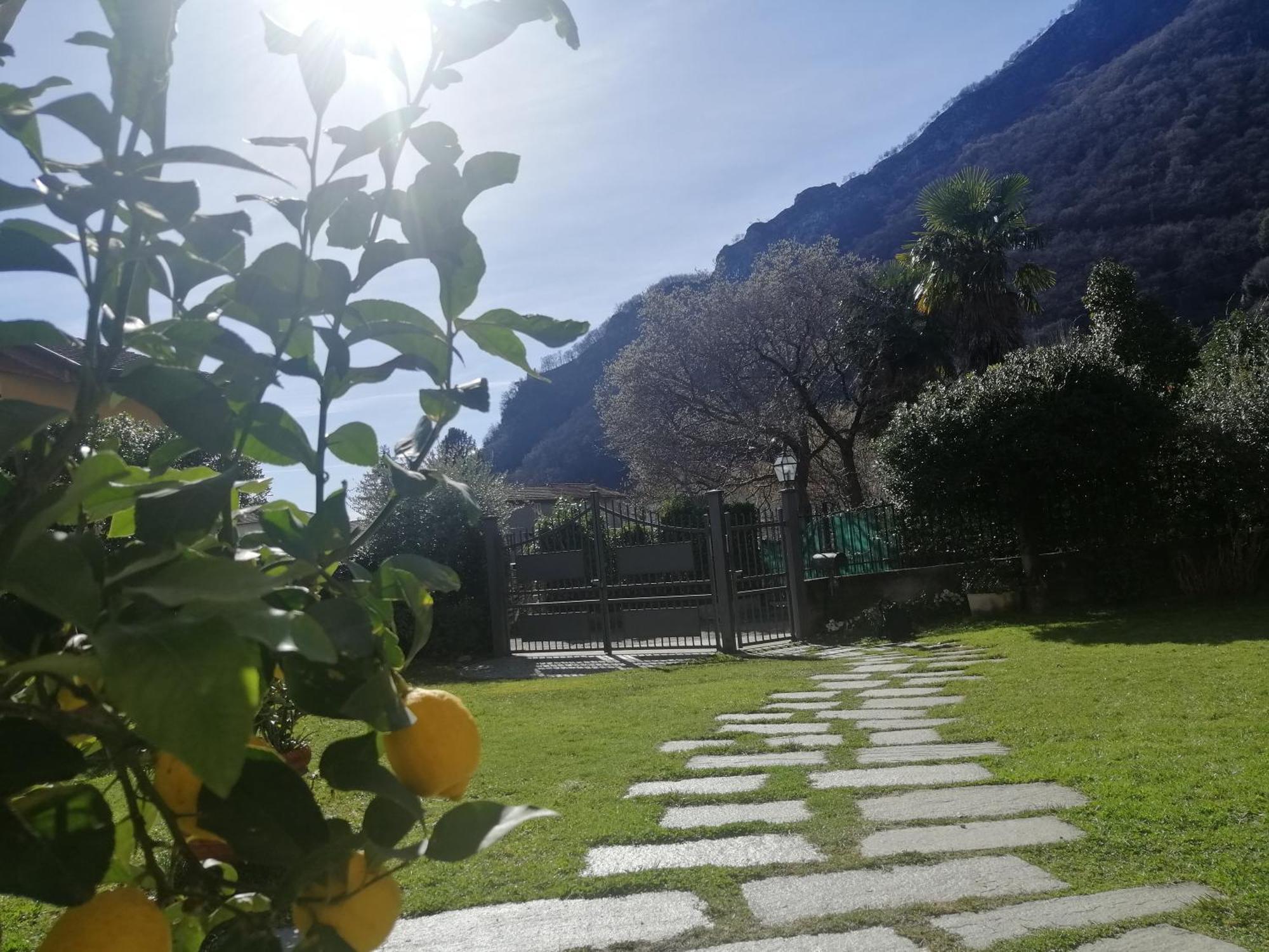 Art Music House Lake Como Dongo Esterno foto